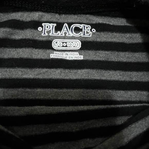 Boys’ long sleeve black and gray striped t-shirt - size 10/12 - Picture 2 of 2